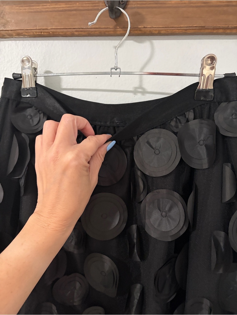 Black Textured Dot Midi Skirt - Women's - Picture 4 of 4